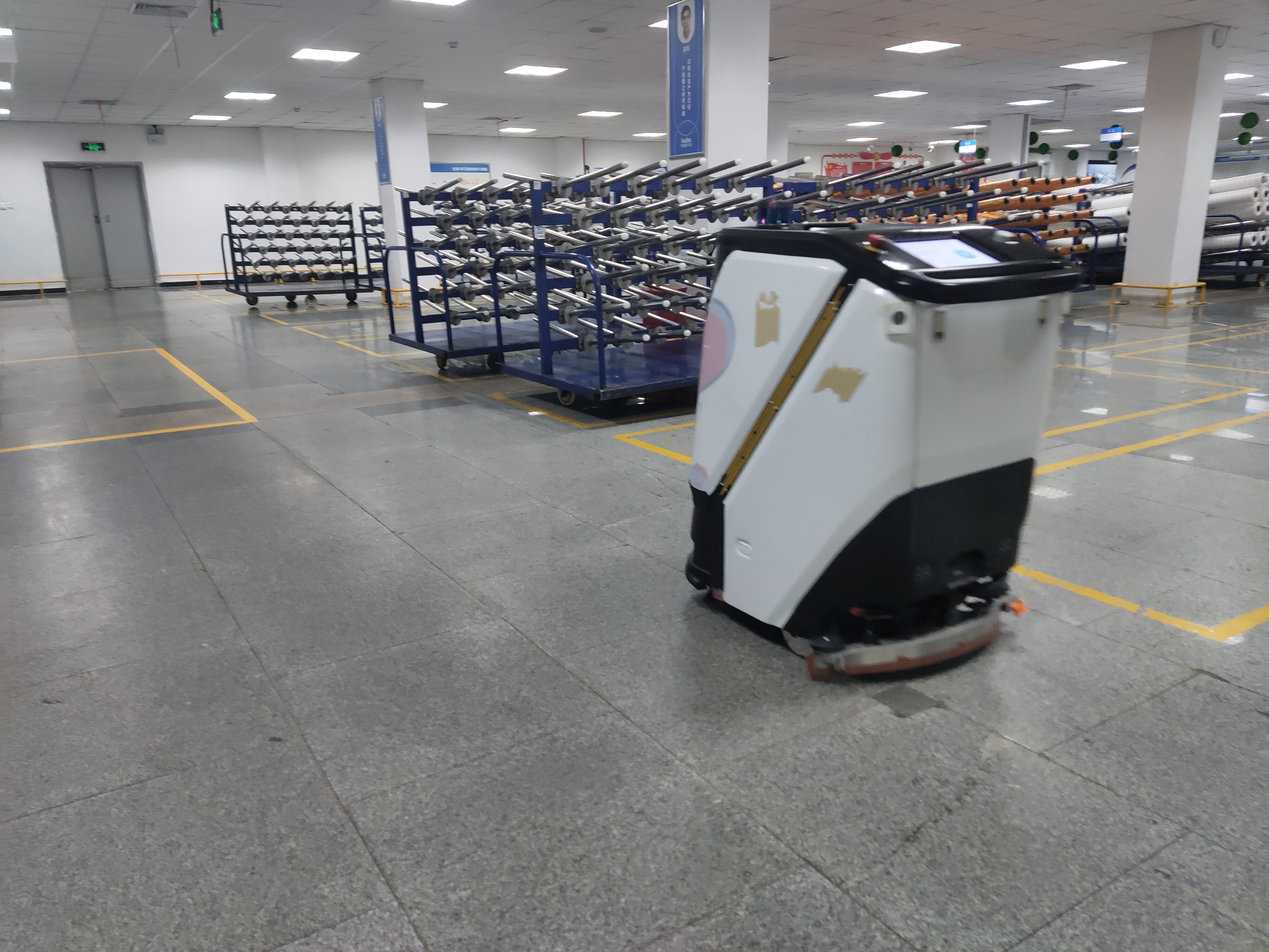 汽車制造工廠的清潔 “頑疾”坦力工業洗地機器人來解決